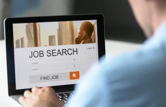 Tips Mencari Lowongan Kerja di Era Digital yang Perlu Diperhatikan