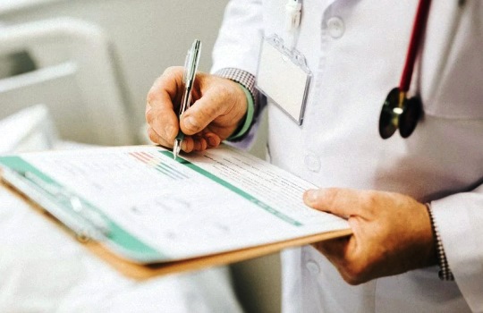 Dr. John Manzella Sosok Dokter dan Pengusaha dengan Dedikasi Tinggi dalam Bidang Kesehatan