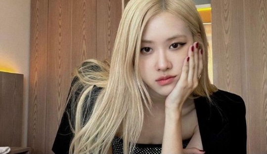 Perjalanan Karier Roseanne Park Rose BLACKPINK