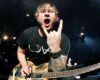 Kehidupan dan Karier Tom DeLonge yang Penuh Warna dari Punk Rock hingga Dunia Alien